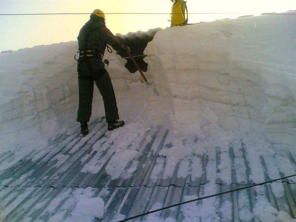 Уборка снега цена в Бокситогорске